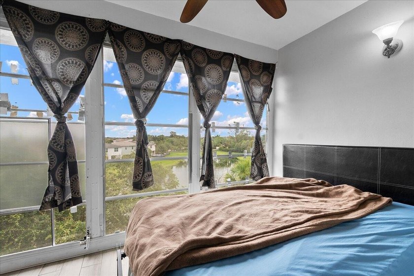 Welcome home to Crystal Lake 941! Enjoy breathtaking lake views - photo 15