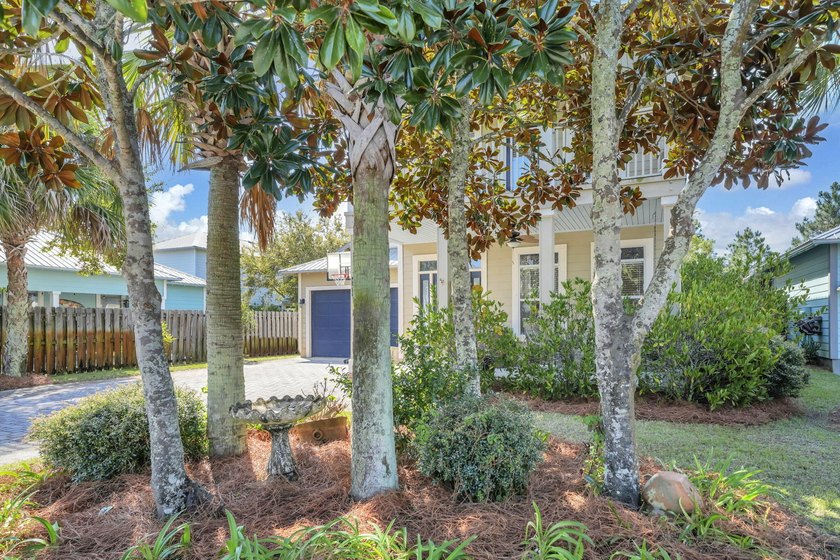 This stunning 4BR/3.5BA home in Eagle Bay offers style and - photo 4