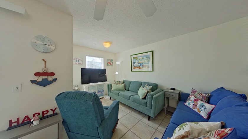 Priced $90,000 below comparable one-bedroom units in the complex - photo 6