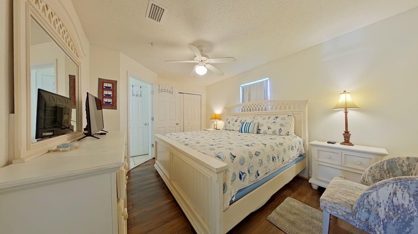 Priced $90,000 below comparable one-bedroom units in the complex - photo 10
