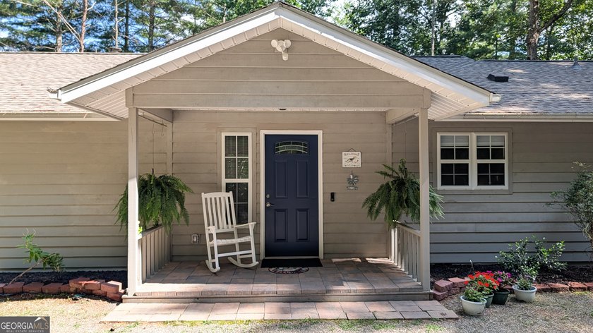 Welcome to 5302 Summerwood Lane, a very private home set high - photo 9