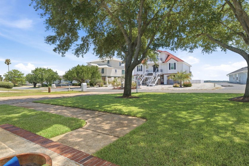 Emerald Pointe | Coastal Luxury Reimagined Welcome to Emerald - photo 9