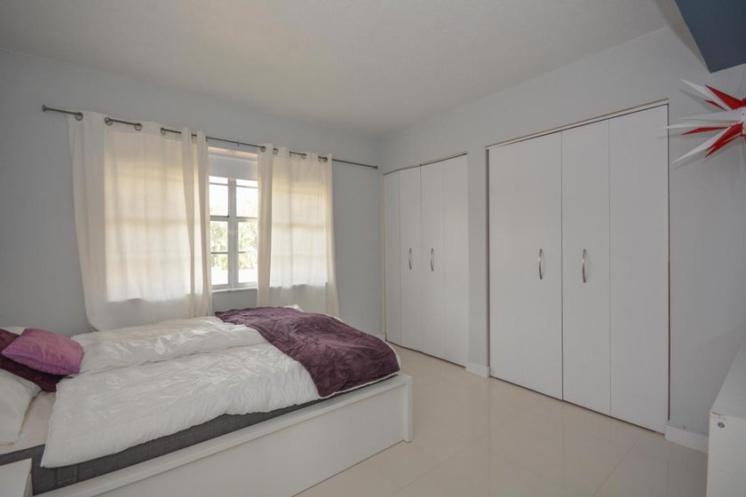 Welcome to this thoughtfully designed two-bedroom, two-bathroom - photo 14
