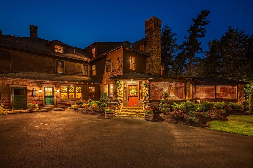 'Tojenka' is a rare Big Moose Lake estate offering an - photo 10