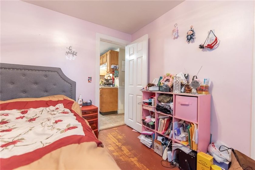 Why Rent! Vinyl Sided 5 Room Ranch located in the Lakewood - photo 12