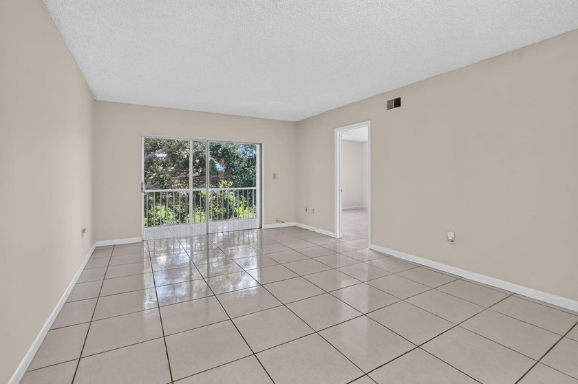 Welcome to this impeccably maintained 2 bedroom, 2 bathroom - photo 14
