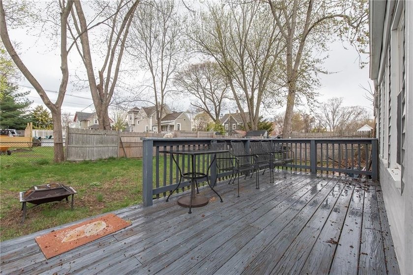 Why Rent! Vinyl Sided 5 Room Ranch located in the Lakewood - photo 19