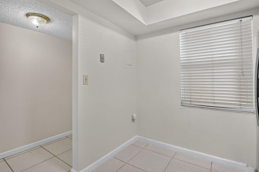 Welcome to this impeccably maintained 2 bedroom, 2 bathroom - photo 20