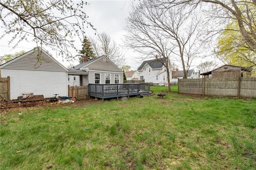 Why Rent! Vinyl Sided 5 Room Ranch located in the Lakewood - photo 23