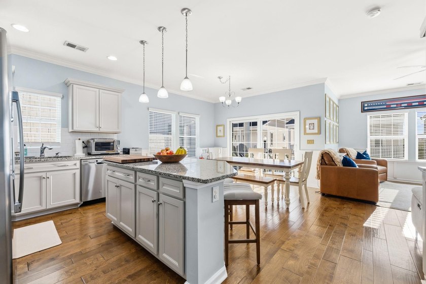 This beautifully appointed home offers 3 bedrooms and 2.5 baths - photo 4