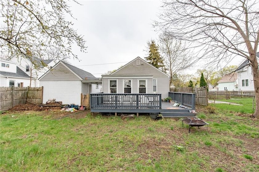 Why Rent! Vinyl Sided 5 Room Ranch located in the Lakewood - photo 25
