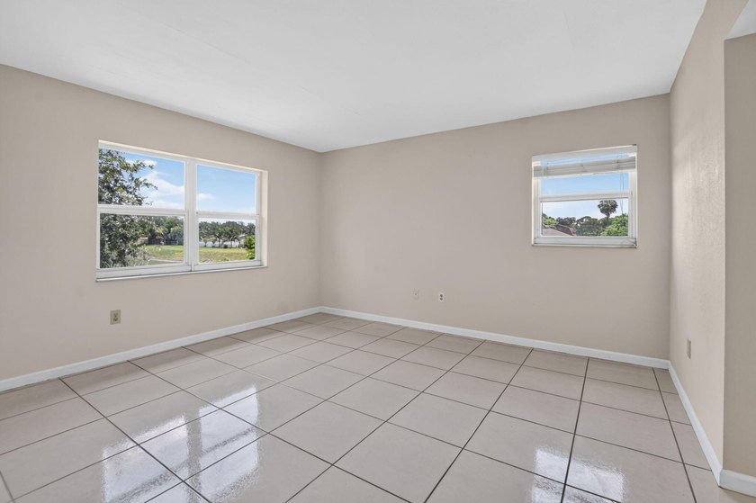 Welcome to this impeccably maintained 2 bedroom, 2 bathroom - photo 27
