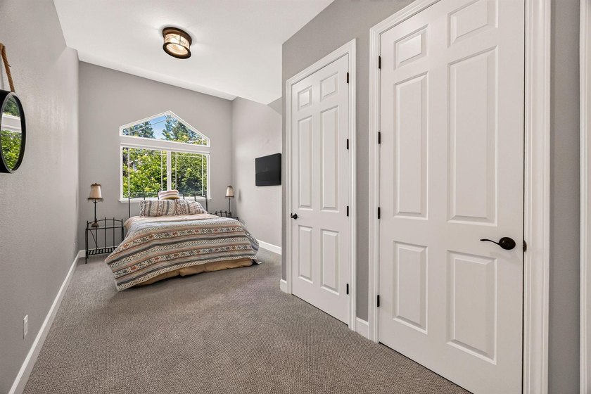 Experience mountain-lake living at its finest in this - photo 33