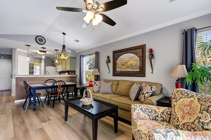 Attention to detail shines throughout this charming, fully - photo 4