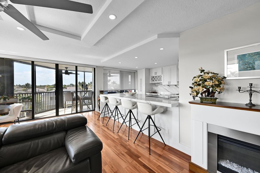 Experience the ultimate Florida lifestyle in this stunning 3/2 - photo 6