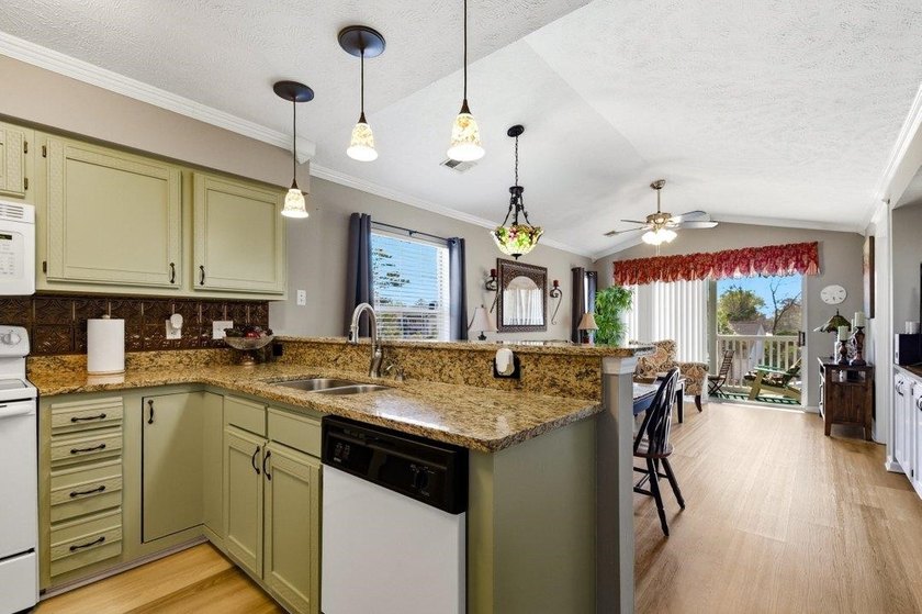 Attention to detail shines throughout this charming, fully - photo 8