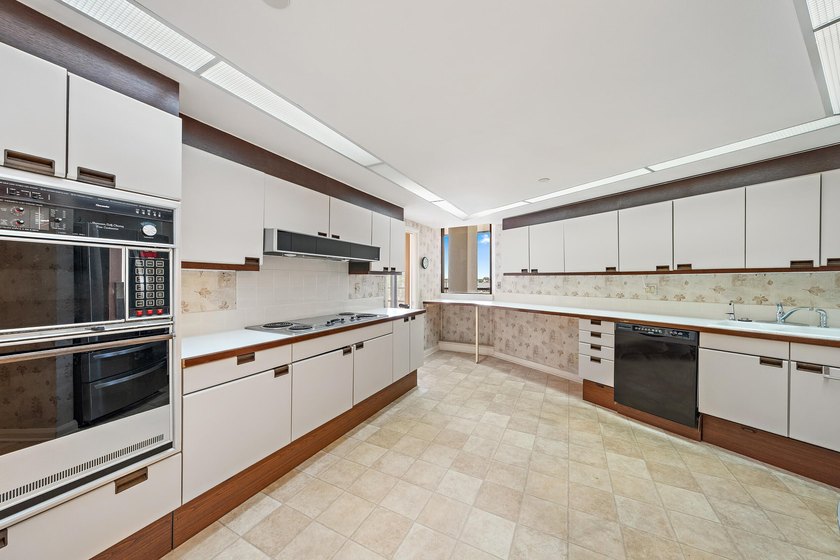 Unlock the potential in this spacious 2-bedroom residence at - photo 13