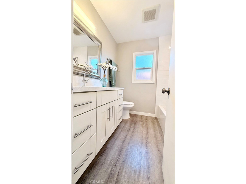 PROPERTY WILL DELIVER VACANT, Extensively renovated in 2024 - photo 22
