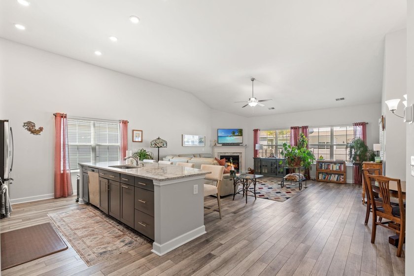 Come enjoy the wonderful lifestyle in the community of Cypress - photo 4