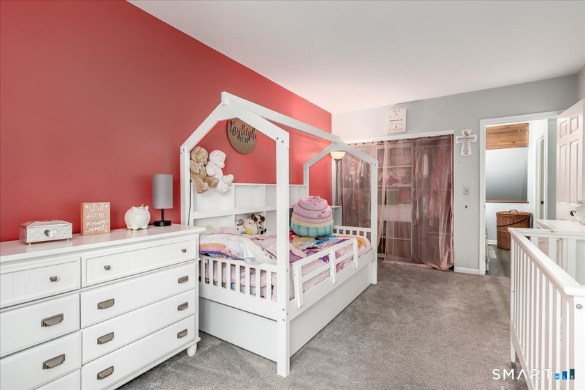 Welcome to this well-maintained and move-in ready condominium - photo 20