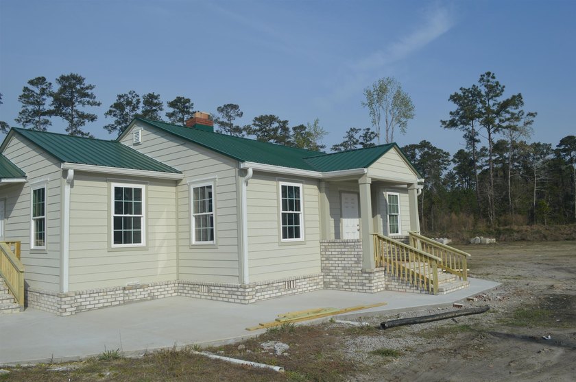 This home has been completely above and beyond remodeled - photo 5