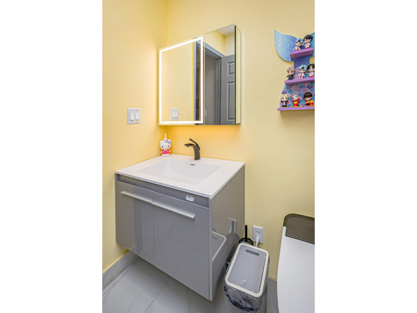 Welcome to a beautifully updated 2-bedroom, 2-bathroom home - photo 18