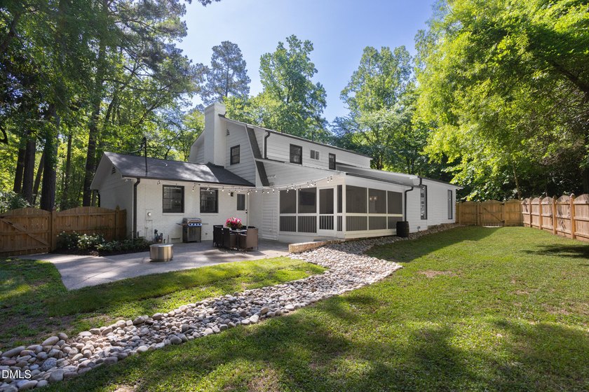 60 Kimberly is a beautiful luxury home in Hope Valley that - photo 25