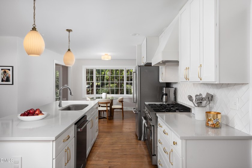 60 Kimberly is a beautiful luxury home in Hope Valley that - photo 27
