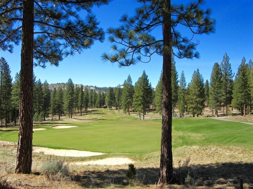 WHERE THE PINES MEET LUXURY LIVING! Discover the perfect setting - photo 19