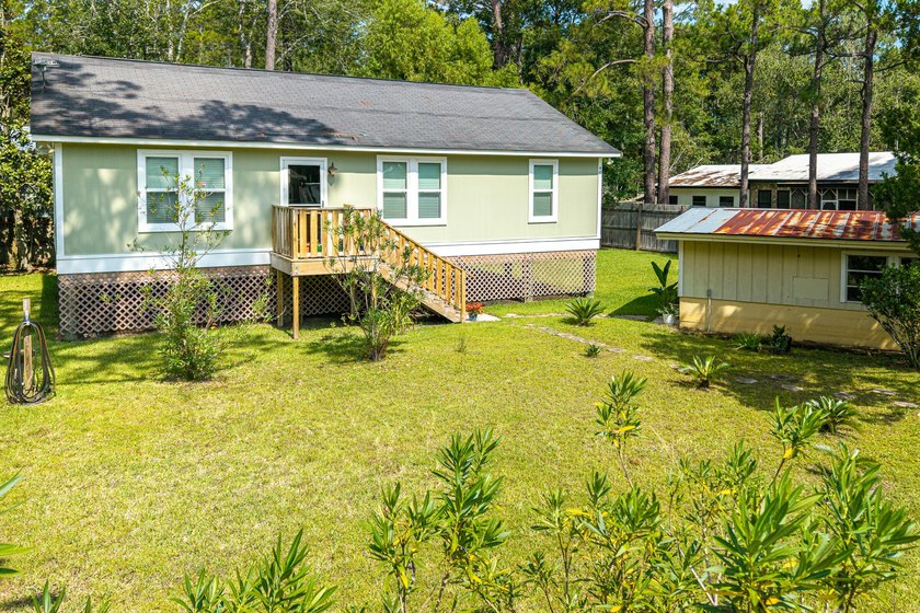 Charming 3-bedroom, 2-bath home, built in 2017, and perfectly - photo 4
