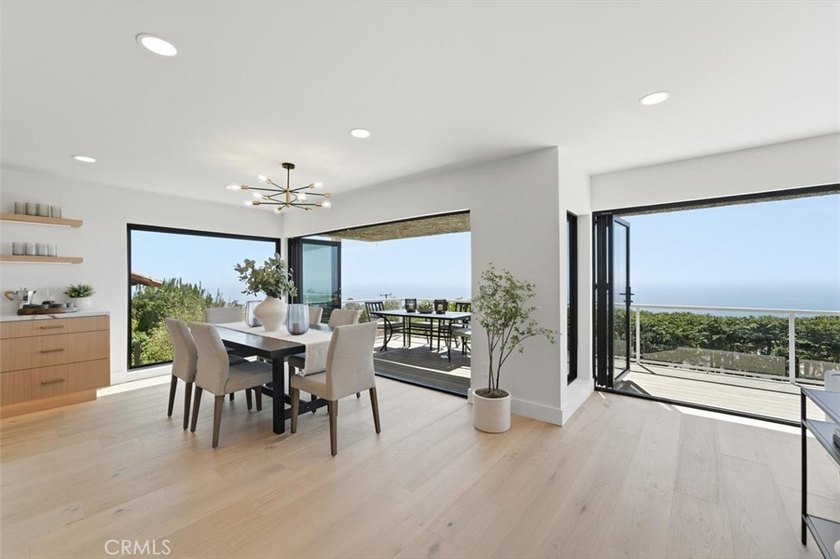 Panoramic ocean views stretching from Catalina Island to Malibu - photo 8