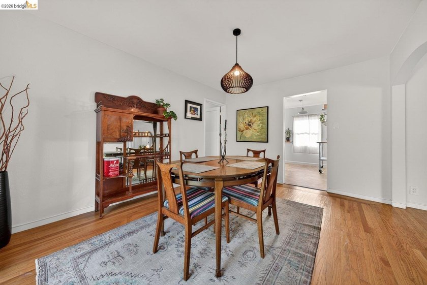 Imagine a home where comfort, warmth, and charm embrace you - photo 14