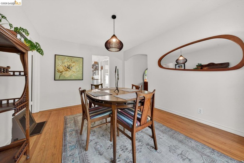 Imagine a home where comfort, warmth, and charm embrace you - photo 15