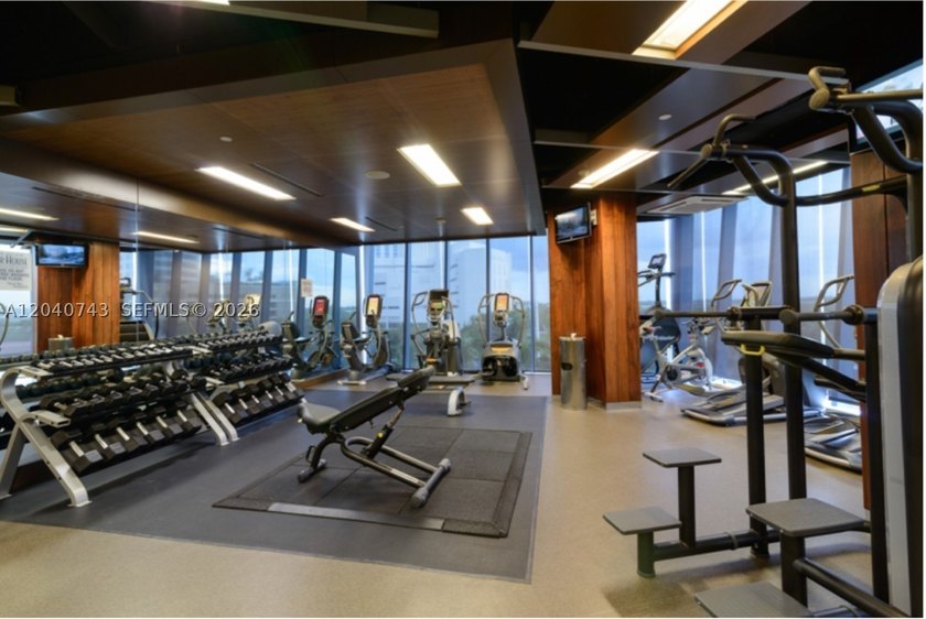 PRICED FOR SUPER QUICK SALE ! Luxury downtown living. This - photo 36
