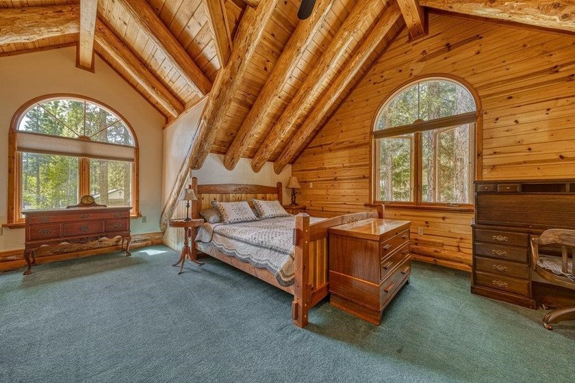 Absolutely beautiful log home in Chester. Every detail - photo 22