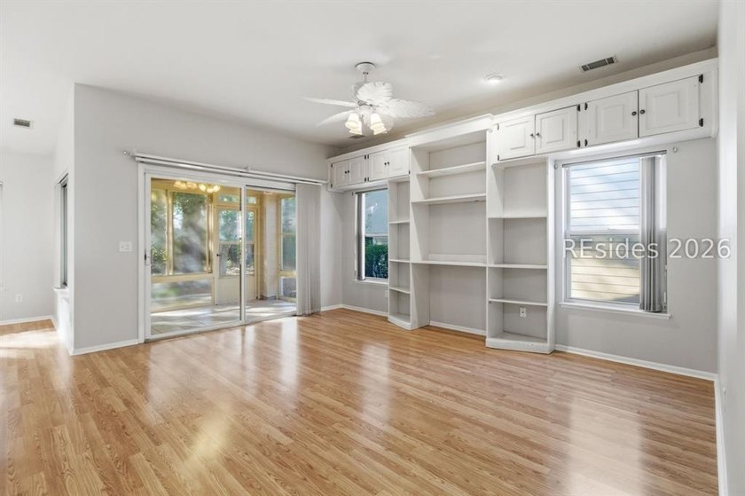 Enjoy low maintenance living in Sun City with this spacious - photo 4