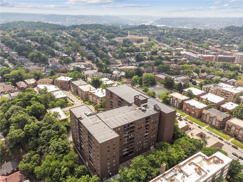 MOVE-IN CONDITION! OPEN CONCEPT! INCREDIBLE VIEWS! Enjoy low - photo 36