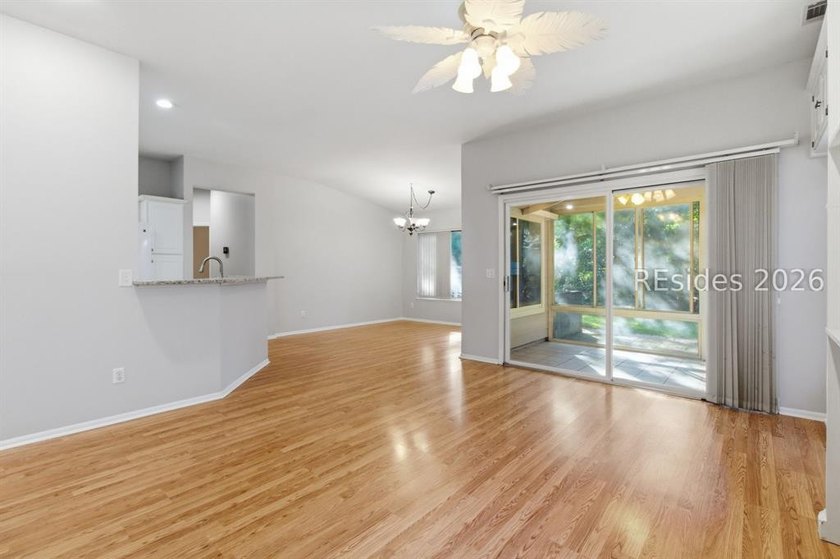 Enjoy low maintenance living in Sun City with this spacious - photo 7