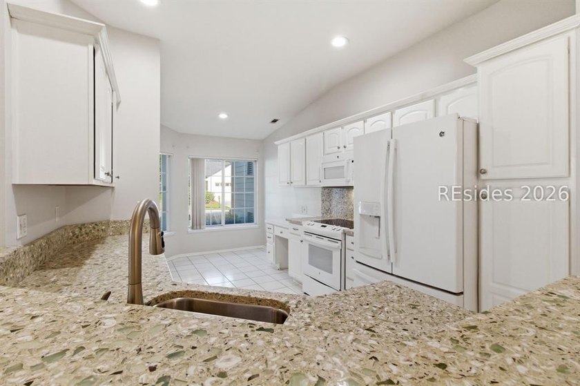 Enjoy low maintenance living in Sun City with this spacious - photo 9