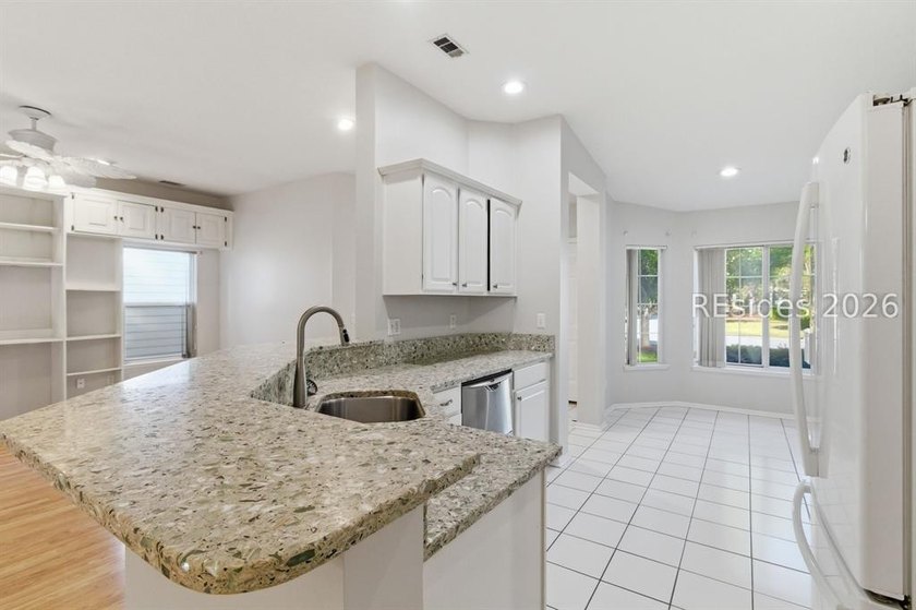 Enjoy low maintenance living in Sun City with this spacious - photo 10