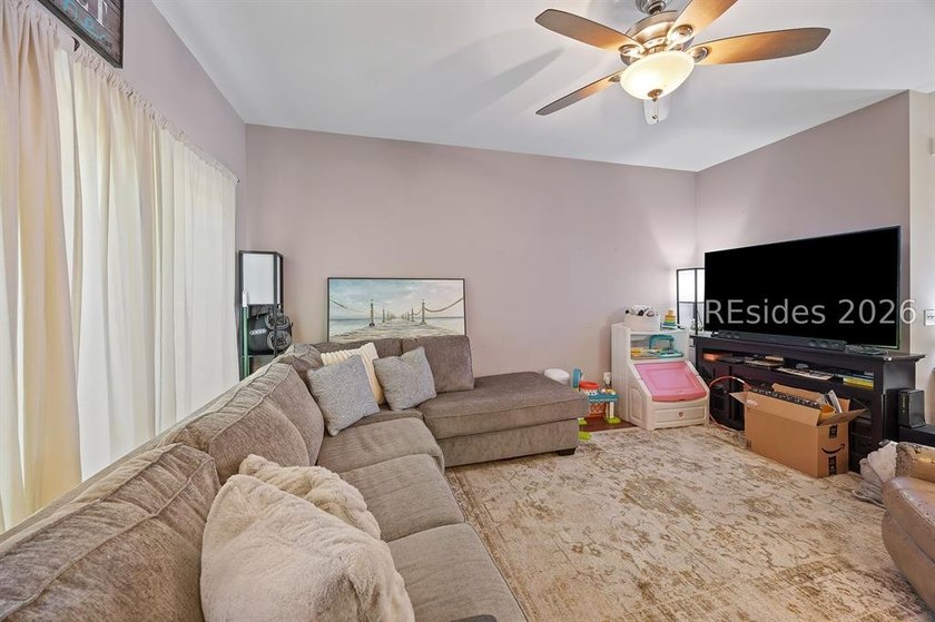 Welcome to 8 Maidencane-an inviting end-unit townhome in the - photo 8