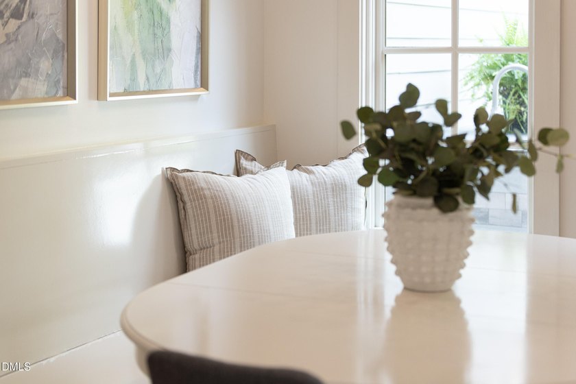 Exquisite Hope Valley residence gracefully set on a beautifully - photo 25