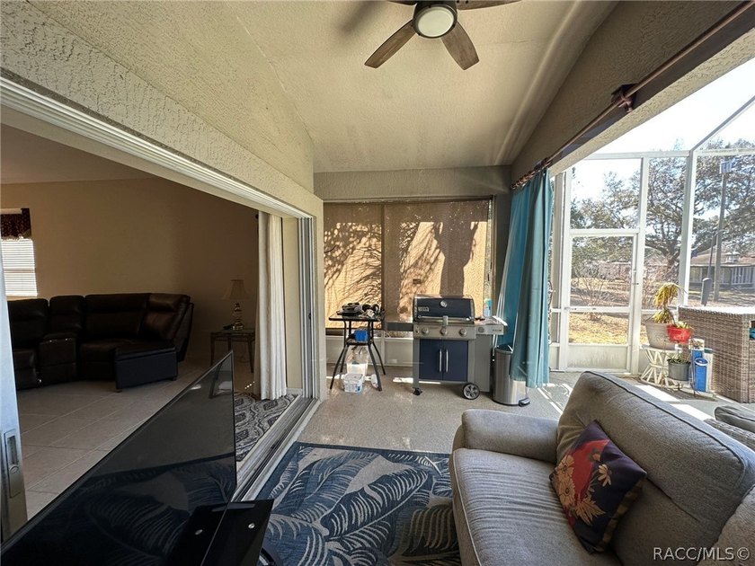 Florida Living at its best! As you enter this 3 bedroom 2 bath - photo 26