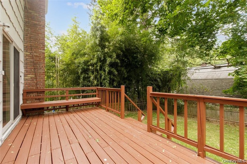 GREAT NECK ESTATES SOUTH FACING COLONIAL WITHIN CLOSE PROXIMITY - photo 30