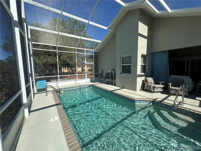 Florida Living at its best! As you enter this 3 bedroom 2 bath - photo 33