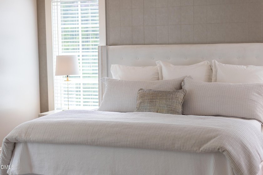Exquisite Hope Valley residence gracefully set on a beautifully - photo 33