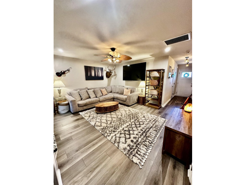 Welcome to this beautifully FHA/VA approved upgraded townhome - photo 8