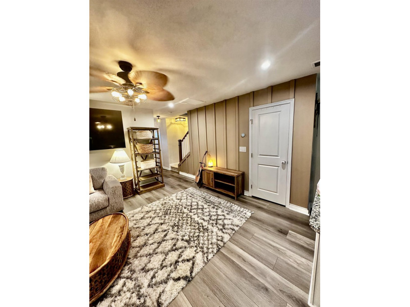 Welcome to this beautifully FHA/VA approved upgraded townhome - photo 9