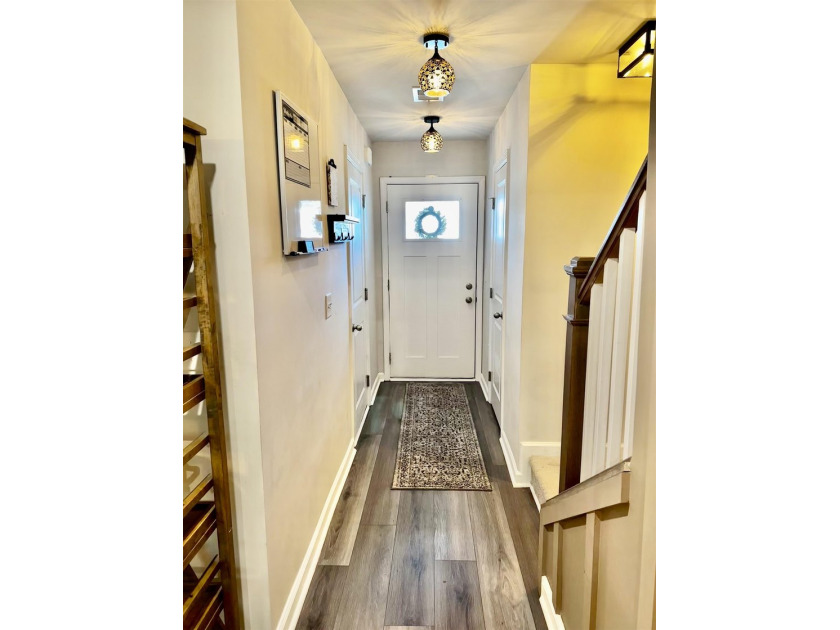 Welcome to this beautifully FHA/VA approved upgraded townhome - photo 10