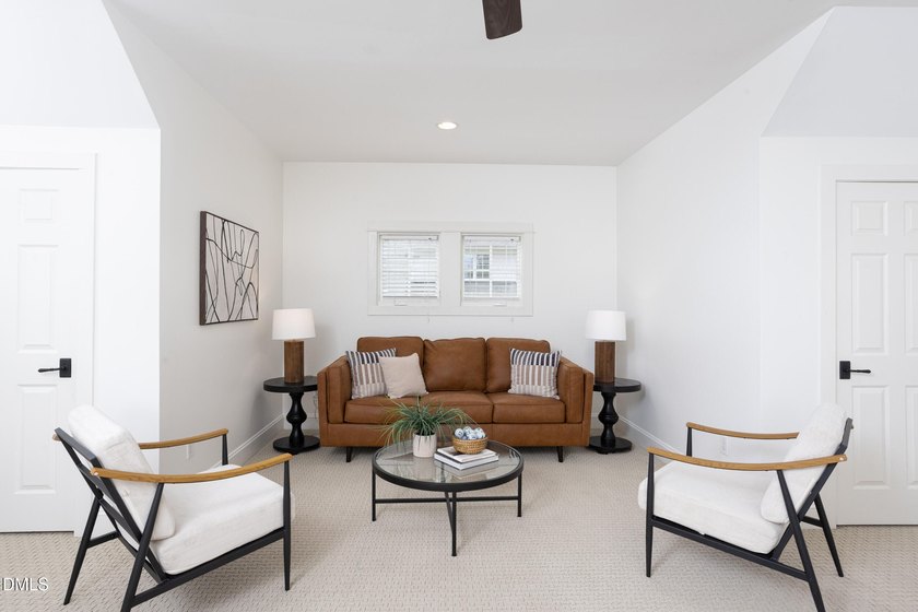 Exquisite Hope Valley residence gracefully set on a beautifully - photo 45